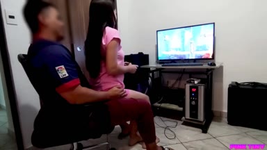 Background nonton video viral Bocil Lagi Ngegame Diewe Ayah Tiri