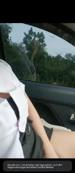 Background nonton video viral Sex Dalam Perjalanan Dimobil