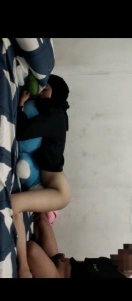 Background nonton video viral Hijab Viral Lagi Tidur Digenjot Ayang