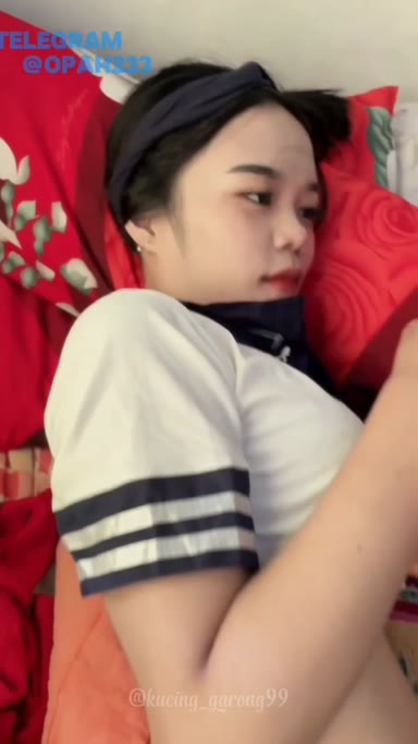 Background nonton video viral Bocil Vc Sama Ayang Diewe Dari Belakang Sama Kaka Wot